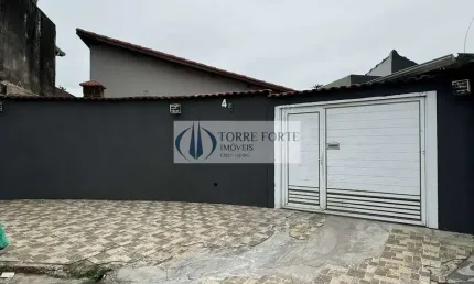 Casa com 3 dormitorios 1 suite 2 vagas na Vila Mirim Praia Grande .