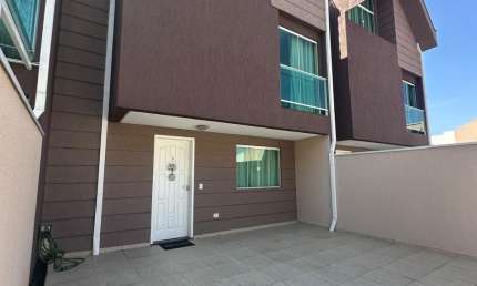 Ótimo sobrado triplex a venda no Condomínio Residencial Laguna II, no Capão Raso com 3 quartos - Cód. 06.091