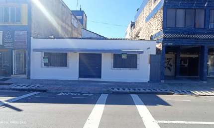 Sala Comercial para locação em ótima localização no Capão Raso, na Avenida Winston Churchill - Cód. 05.013