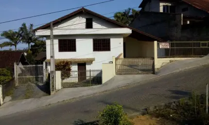 Casa com 3 quartos para alugar em Santa Catarina, Joinville 