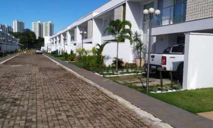 Sobrado à venda no bairro Santa Genoveva em Goiânia/GO