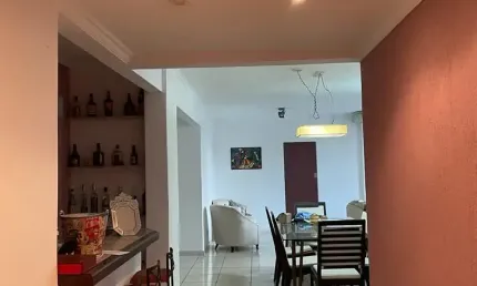 APARTAMENTO À VENDA NO BOQUEIRÃO - 2 DORMITÓRIOS (1 SUÍTE), ESCRITÓRIO, AMPLO E ILUMINADO, A POUCOS METROS DO MAR