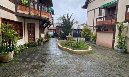 ENSEADA - VENDA - RESIDÊNCIA DE LUXO: SUÍTE PRIVATIVA, CHURRASQUEIRA E CONDOMÍNIO FECHADO NO GUARUJÁ!