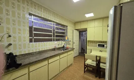 GONZAGA – LOCAÇÃO –SOBRADO 3 DORM – 180AU – 100 METROS DO MAR