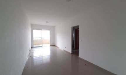 Pompéia Locação excelente apartamento 3 dormitórios poucos metros do mar!!!