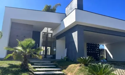 Casa Sobrado de Condomínio em Jardim São Paulo - Rio Claro com 396m², 4 dormitórios, 4 suítes, 6 banheiros por R$ 3.800.000. Agende sua visita agora!