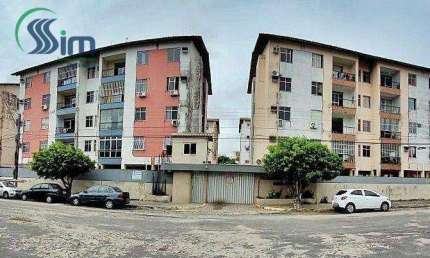 Apartamento com 2 dormitórios à venda, 91 m² por R$ 179.000,00 - Cidade dos Funcionários - Fortaleza/CE