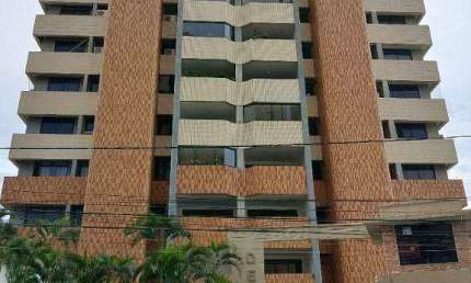 Apartamento com 3 dormitórios à venda, 146 m² por R$ 780.000,00 - Guararapes - Fortaleza/CE