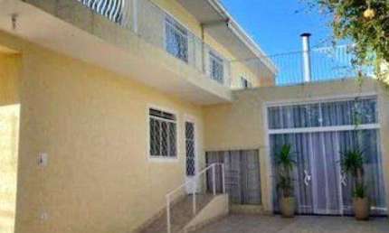 Excelente Sobrado com 7 dormitórios à venda, 326 m² por R$ 990.000 - Pinheirinho - Curitiba/PR!
