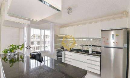 Residência Excepcional: Casa de 307m² com Ambientes Amplos e Ensolarados por R$ 1.250.000 - São Lourenço - Curitiba/PR!