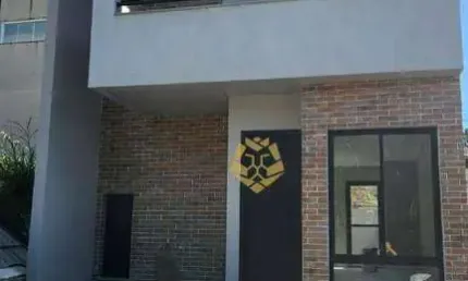 Sobrado com 2 dormitórios em Condomínio Fechado à venda, 101 m² por R$ 700.000 - Santa Cândida - Curitiba/PR!