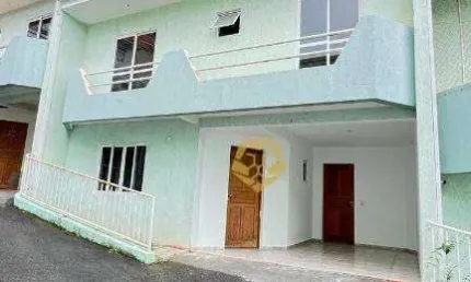Maravilhoso Sobrado com 3 dormitórios à venda, 152 m² por R$ 579.000 - Xaxim - Curitiba/PR!