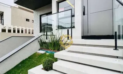 Sobrado Triplex com 3 dormitórios à venda, 121 m² por R$ 1.600.000 - Pinheirinho - Curitiba/PR