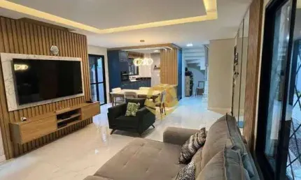 Belíssima Casa com 3 dormitórios à venda, 135 m² por R$ 1.350.000 - Portão - Curitiba/PR!