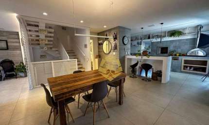 Casa Excepcional com 4 dormitórios à venda, 412 m² por R$ 2.860.000 - Bacacheri - Curitiba/PR