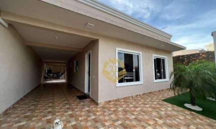 Belíssima casa com piscina à venda no Pinheirinho – Curitiba/PR