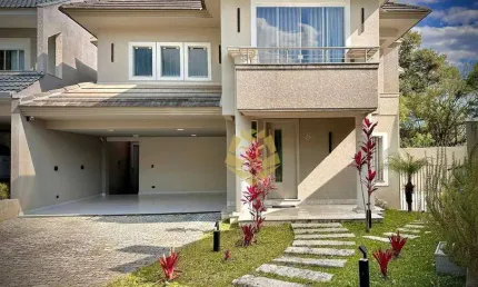 Casa Alto Padrão no Uberaba – 360?m², 3 Dorms, Suíte com Closet, Cinema e Gourmet