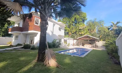 Casa em condomínio fechado com 4 quartos para alugar na Rua Serra Dourada, 355, Vargem Grande, Rio de Janeiro