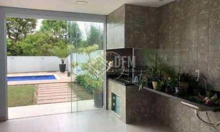 Condomínio Aruã - Linda Casa à Venda no Condomínio Aruã - 3 Suítes, Piscina e Área Gourmet