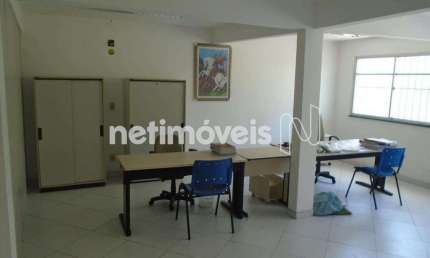 Sala comercial com 1 sala para alugar na Rua Jornalista Regina Célia Santana Dias, São Marcos, Salvador
