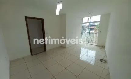 Apartamento com 3 quartos para alugar na Rua Lopes Trovão, 63, Massaranduba, Salvador