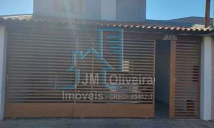 EXCELENTE CASA COM 03 QUARTOS, SENDO UMA SUITE, NA VILA MAZZEI.