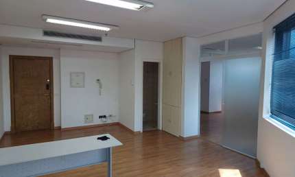 Sala comercial com 1 sala para alugar na Rua Alcides Ricardini Neves, 12, Cidade Monções, São Paulo por R$ 3.500