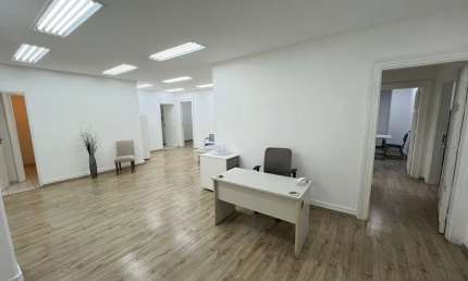 Sala comercial com 5 salas para alugar na Rua Álvares Penteado, 185, Centro, São Paulo por R$ 1.200