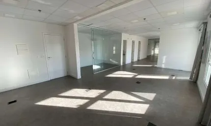 Sala comercial com 3 salas para alugar na rua doutor alfredo de castro, 200, barra funda, são paulo por r$ 12.000