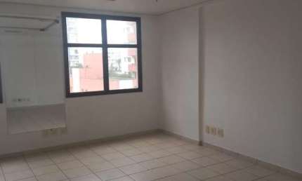 Sala comercial com 1 sala para alugar na Rua dos Três Irmãos, 201, Jardim Guedala, São Paulo por R$ 2.600