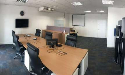Sala comercial com 3 salas para alugar na Avenida Doutor Chucri Zaidan, 1550, Vila Cordeiro, São Paulo por R$ 6.712