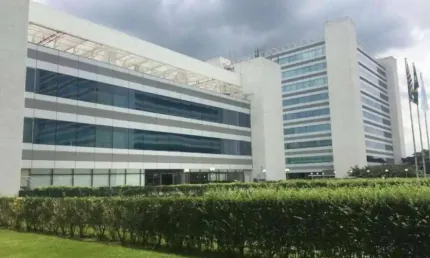Sala comercial com 1 sala para alugar na Avenida Maria Coelho Aguiar, 215, Jardim São Luís, São Paulo por R$ 142.211