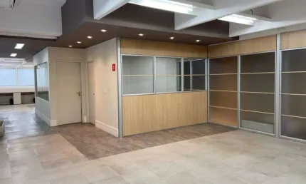 Sala comercial com 5 salas para alugar na Avenida das Nações Unidas, 13797, Vila Gertrudes, São Paulo por R$ 12.012