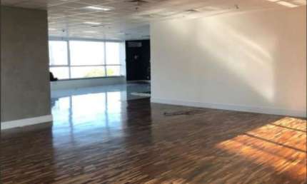 Sala comercial com 2 salas para alugar na Avenida Roque Petroni Júnior, 851, Jardim das Acacias, São Paulo por R$ 14.013