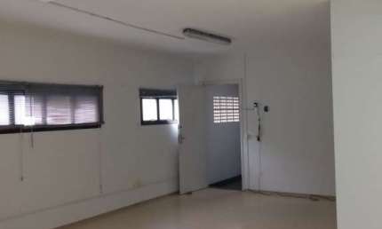 Sala comercial com 2 salas para alugar na Rua Antônio das Chagas, 237, Chácara Santo Antônio, São Paulo por R$ 3.527