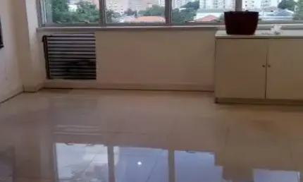 Sala comercial com 3 salas para alugar na Rua Irmã Pia, 422, Jaguaré, São Paulo por R$ 3.427
