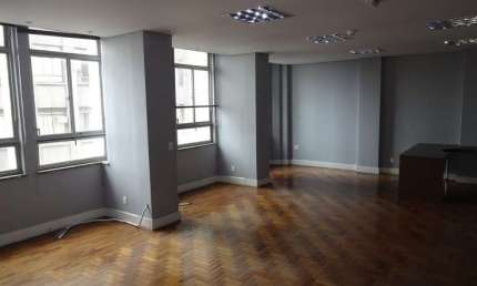Sala comercial com 5 salas para alugar na Rua do Tesouro, 23, Centro, São Paulo por R$ 3.627