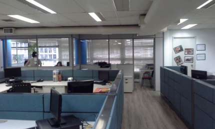 Sala comercial com 6 salas para alugar na Rua Líbero Badaró, 471, Centro, São Paulo por R$ 7.027