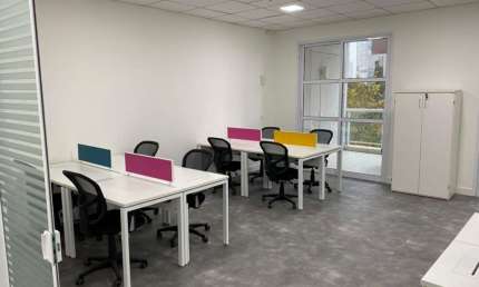 Sala comercial com 3 salas para alugar na Avenida Doutor Chucri Zaidan, 1550, Vila Cordeiro, São Paulo por R$ 7.806