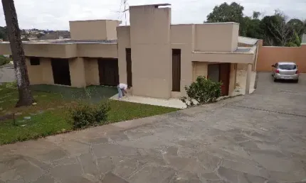 Casa com 3 quartos para alugar na Rua Professora Maria Salles Godoy, 216, Guabirotuba, Curitiba