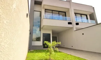 Duplex com 3 quartos, suíte, edícula com espaço gourmet.