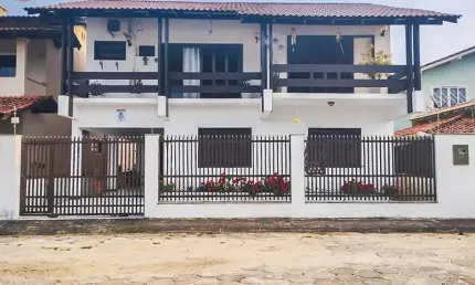 Casa com 5 quartos à venda na Rua Bernardo Aguiar, Centro, Barra Velha