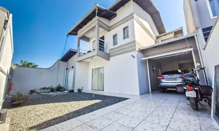 Casa com 3 quartos à venda na Avenida Prefeito Cirino Adolfo Cabral, Meia Praia, Navegantes