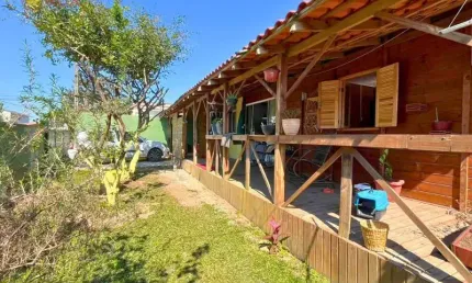 Casa de esquina no centro de navegantes, averbada - *aceita permuta*