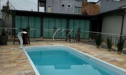 Casa para Locação no bairro Itacolomi em Balneário Piçarras - SC