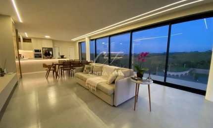 Casa a venda mobiliada-conforto do interior a 10 minutos da praia