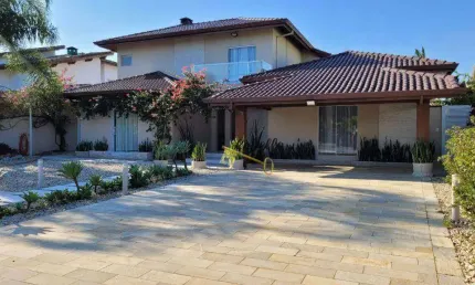Casa com 5 dormitórios à venda, 640 m² por R$ 2.500.000,00 - Bougainvillee V - Peruíbe/SP