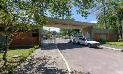 Casa em condomínio fechado com 5 quartos à venda na Avenida Coronel Marcos, 1334, Pedra Redonda, Porto Alegre por R$ 2.300.000