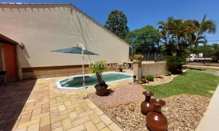 Casa com 2 quartos à venda na Avenida Juca Batista, 10250, Belém Novo, Porto Alegre por R$ 620.000