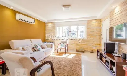 Casa com 3 quartos à venda na Rua Armando Czamanski, 135, Ipanema, Porto Alegre por R$ 600.000